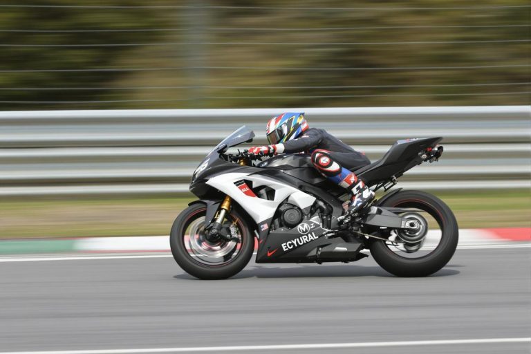 moto la plus rapide du monde : quelle est la vitesse record ?