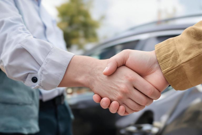 vendre sa voiture à un particulier : les documents à fournir