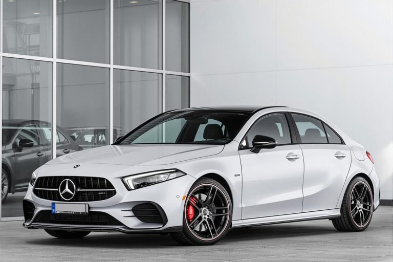Caractéristiques de 2025 mercedes-benz classe a berline mercedes-amg