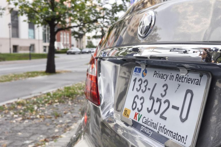 Connaitre le propriétaire d'une voiture avec l'immatriculation